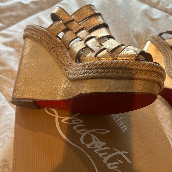m_638a2a948d7a3c38257b29c6.jpeg Christian Louboutin Espadrilles Barcelona 120 Calf Laminato